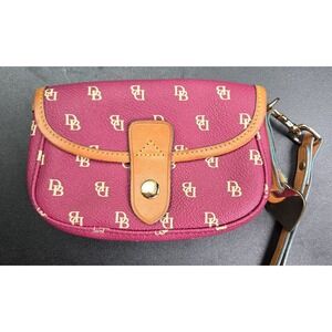 Red Authentic Dooney & Bourke DB LOGO Designer Wristlet Purse With Heart Charm
